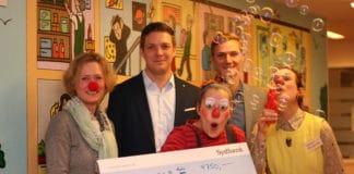 Wirtschaftsjunioren spenden Punsch-Erlös: 4.750 Euro gehen an die Klinikclowns der DIAKO