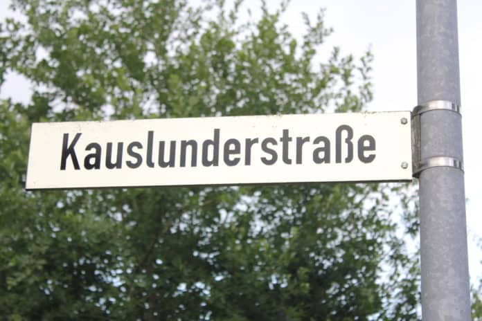 Straßenschild_Kauslunder_Straße,_Flensburg,_Bild_01