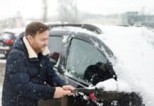 Frost am Auto ADAC Tipps für zugefrorene Türen, Scheiben und Co.