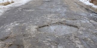 Wer bezahlt bei Schäden durch Schlaglöcher?