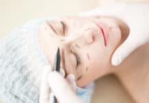 Schönheitsoperationen und ihre Folgen: Wann sich eine Versicherung lohnen kann