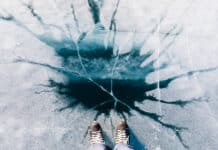 Warnung vor dem Betreten von Eisflächen