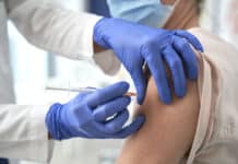 Bundesregierung setzt Astrazeneca-Verimpfung aus.