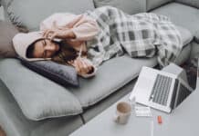 Schleswig-Holsteinerinnen fast 20 Tage im Jahr krank