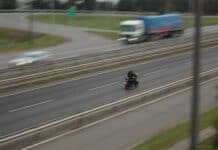Mehr Schutz für Motorradfahrer auf den Straßen des Landes