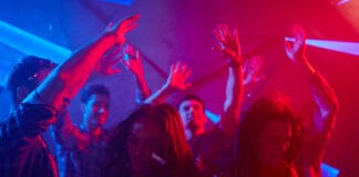 Land setzt Rahmenbedingungen für Modell-Testlauf „maskenfreier“ Discos