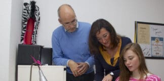 Vertrauen statt Kontrolle: Raus aus der Helikopterfalle