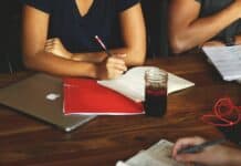 Informationsnachmittag für junge Menschen über die Ausbildung beim 1. Azubi-Stammtisch