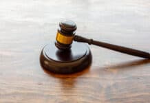 Stadt Flensburg gibt Rathausstraße vorerst für Durchfahrt frei