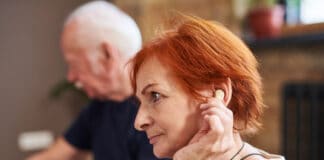 Schwerhörigkeit ernst nehmen und Alzheimer vorbeugen