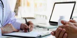 Personalengpässe: Unternehmen setzen im Recruiting so stark auf Personalberater wie nie