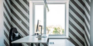 Gesünder arbeiten mit höhenverstellbarem Schreibtisch