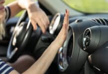 Kühl, aber muffig: Klimaanlage im Auto regelmäßig warten