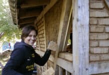 Lehmbau-Fortbildung für Bauhandwerker: artefact-Kurs in Glücksburg trifft auf steigende Nachfrage