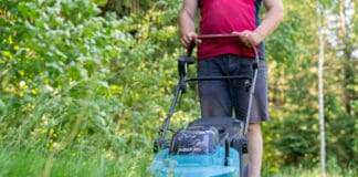 TÜV SÜD stellt Akku-Rasenmäher auf den Prüfstand