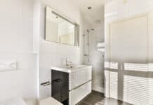 Kleine Bäder optisch vergrößern