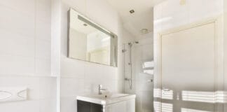 Kleine Bäder optisch vergrößern