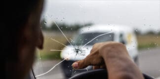 Straßenverkehr aktuell: Was tun bei Steinschlag?