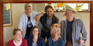 NÜTSCHANIX Michael Wempner, Max Thomsen, Carlotta Sprenger, Carola von Sturmfeder, Melanie Johannsen und Dirk Magnussen