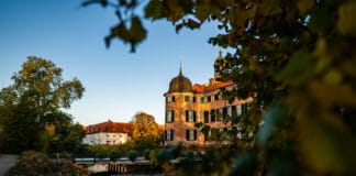 Märchenhafte Schlösser und stattliche Herrenhäuser Märchenhafte Schlösser und stattliche Herrenhäuser