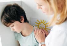 Trauer bei Kindern: Wie Eltern unterstützen können Trauer bei Kindern: Wie Eltern unterstützen können Ratgeber der SOS-Kinderdörfer