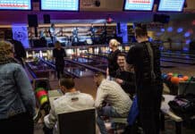 Verrückt? Nö! Zeitgleich Bowling und Heavy Metal – das klappt bestens! Bowling und Heavy Metal – das klappt bestens!