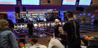 Verrückt? Nö! Zeitgleich Bowling und Heavy Metal – das klappt bestens! Bowling und Heavy Metal – das klappt bestens!