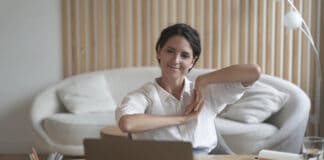 Ergonomischer Heimarbeitsplatz: Gesunde Körperhaltung steigert die Produktivität Ergonomisches Homeoffice