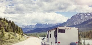 ACV Tipps: Die wichtigsten Verkehrsregeln für Wohnwagen in Europa ACV Tipps: Die wichtigsten Verkehrsregeln für Wohnwagen in Europa