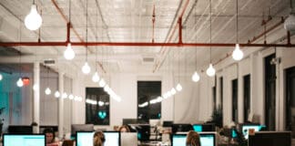 Mitarbeiter an das Unternehmen binden – welche Benefits funktionieren wirklich?