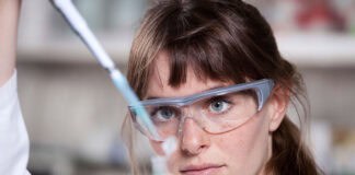 Mädchen Mut zu MINT machen Mädchen Mut zu MINT machen