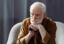 Einsamkeit bei älteren pflegebedürftigen Menschen vorbeugen Einsamkeit bei älteren pflegebedürftigen Menschen vorbeugen