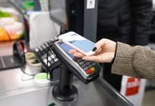 Kontaktlos bezahlen: Geräte und Anbieter der modernen Zahlungsmethoden im Überblick Kontaktlos Bezahlen: Geräte und Anbieter der modernen Zahlungsmethoden im Überblick