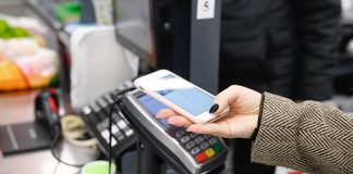 Kontaktlos bezahlen: Geräte und Anbieter der modernen Zahlungsmethoden im Überblick Kontaktlos Bezahlen: Geräte und Anbieter der modernen Zahlungsmethoden im Überblick