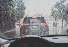 ACV Tipps: Sicheres Fahren bei extremen Wetterbedingungen im Sommer ACV Tipps: Sicheres Fahren bei extremen Wetterbedingungen im Sommer