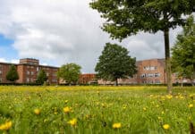 Traditionsreiche Flensburger Kaserne wird zum zeitgemäßen Ausbildungszentrum Traditionsreiche Flensburger Kaserne wird zum zeitgemäßen Ausbildungszentrum