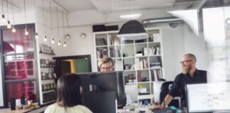 Kleben bleiben: Von der Zeitarbeit in die Festanstellung Kleben bleiben: Von der Zeitarbeit in die Festanstellung