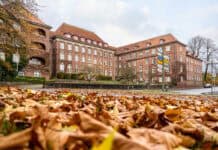 Das Finanzamt Flensburg feiert seinen 100jährigen Geburtstag Das Finanzamt Flensburg feiert seinen 100jährigen Geburtstag