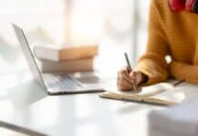 Vergleich zwischen dem eigenständigen Schreiben und der Zusammenarbeit mit einem Ghostwriter für die Masterarbeit