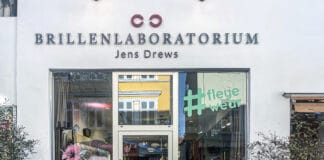 20 Jahre Brillenlaboratorium 20 Jahre Brillenlaboratorium Eine Reise durch Leidenschaft und Vision