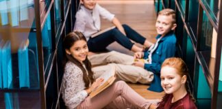 Regelmäßiger Buchclub für Kinder Regelmäßiger Buchclub für Kinder