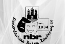 Niederdeutsche Bühne Rendsburg – Sluuderkraam in’t Treppenhuus Niederdeutsche Bühne Rendsburg - Sluuderkraam in’t Treppenhuus