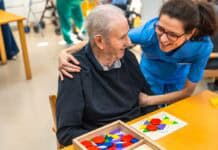 Alzheimer und Kommunikation: 7 Tipps für eine bessere Verständigung Alzheimer und Kommunikation: 7 Tipps für eine bessere Verständigung