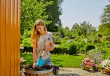 Den Garten mit Regenwasser bewässern Den Garten mit Regenwasser bewässern