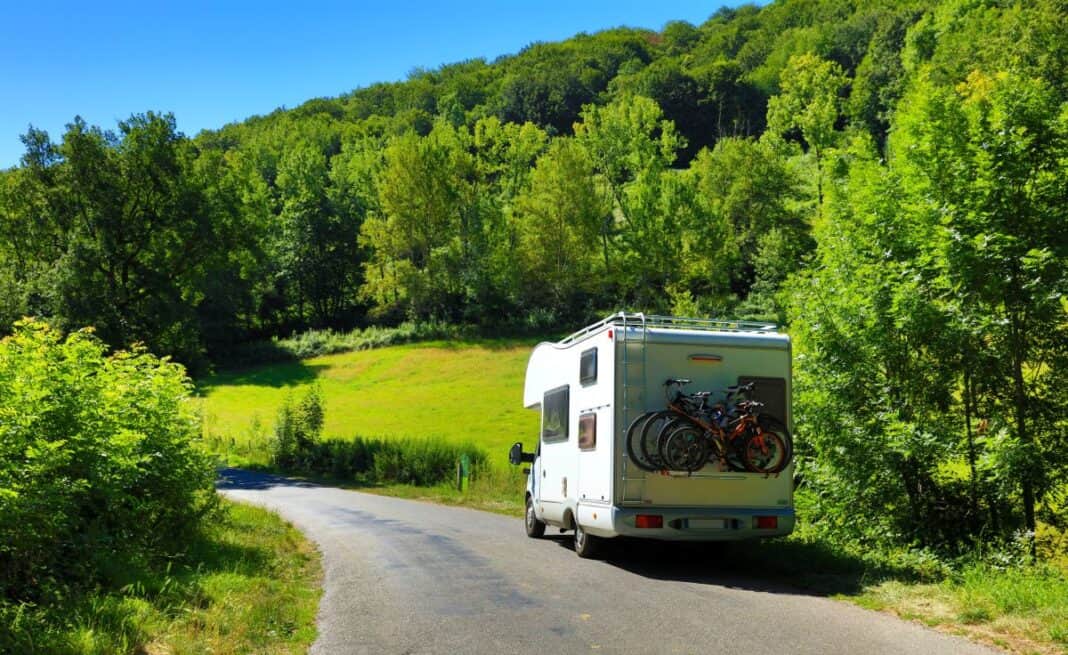 Start der Campingsaison: Die häufigsten Fehler beim Fahren mit dem Wohnmobil