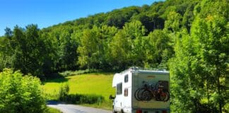 Start der Campingsaison: Die häufigsten Fehler beim Fahren mit dem Wohnmobil Start der Campingsaison: Die häufigsten Fehler beim Fahren mit dem Wohnmobil