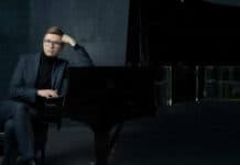 Schleswig-Holstein Musik Festival: Víkingur Ólafsson Víkingur Ólafsson