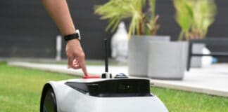 TÜV SÜD erklärt, worauf es bei Mährobotern wirklich ankommt TÜV SÜD erklärt, worauf es bei Mährobotern wirklich ankommt