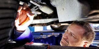 Warum nicht einfach selber machen? Viele Arbeiten am Fahrzeug können in Mietwerkstätten erledigt werden Warum nicht einfach selber machen? Viele Arbeiten am Fahrzeug können in Mietwerkstätten erledigt werden