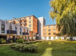 Wohnen im Alter – Selbstbestimmt, komfortabel und in Gemeinschaft Wohnen im Alter – Selbstbestimmt, komfortabel und in Gemeinschaft